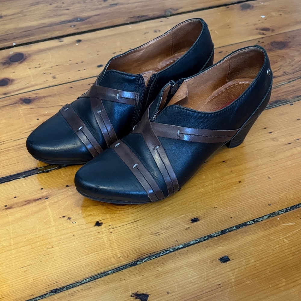 PIKOLINOS Black and Brown Ankle Booties